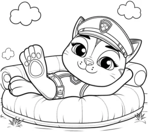 katze-im-polizeihut-auf-kissen