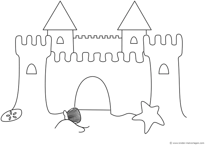 sandburg-am-strand-mit-muscheln-und-seestern